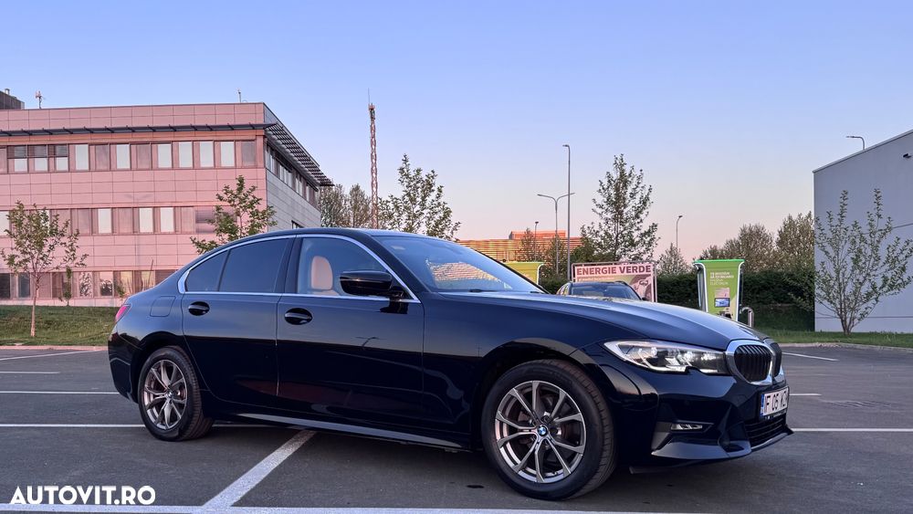 BMW Seria 3 320i Aut. Sport Line - 2