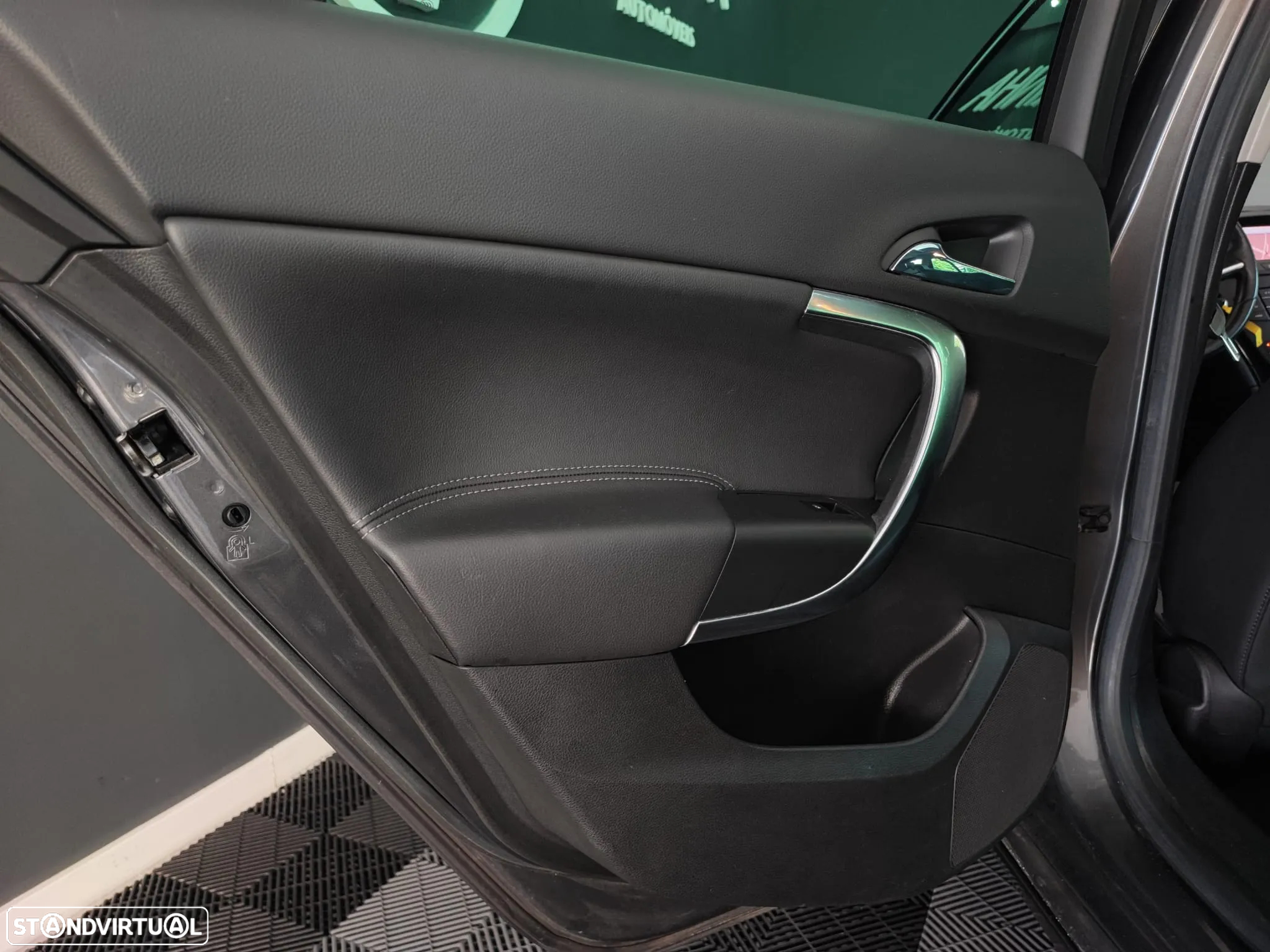 Opel Insignia Sports Tourer 2.0 CDTi Cosmo ecoFLEX - 32