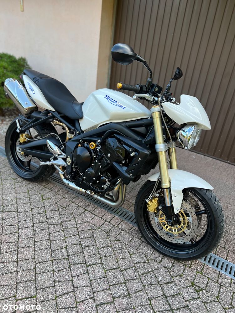 Triumph Street Triple - 10