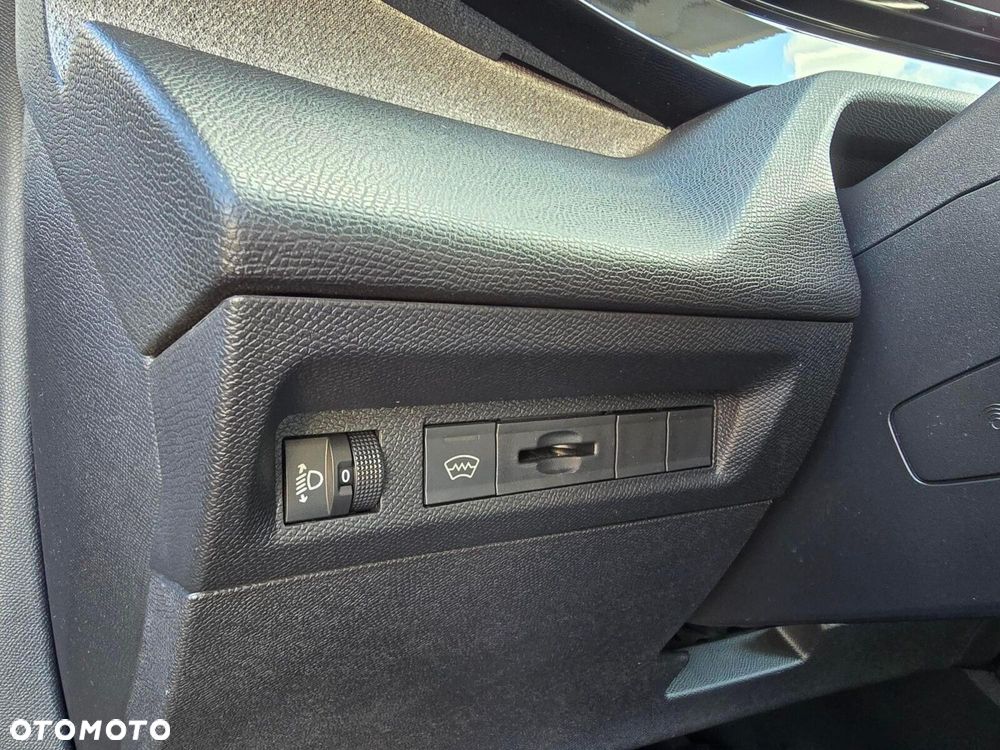 Peugeot 308 1.2 PureTech Allure Pack S&S EAT8 - 23