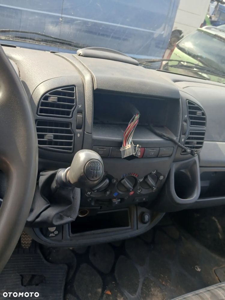 SIAT DUCATO L1H1 321 fotel fotele kanapa deska kokpit podsufitka boczek boczki klamka podłokietnik - 5