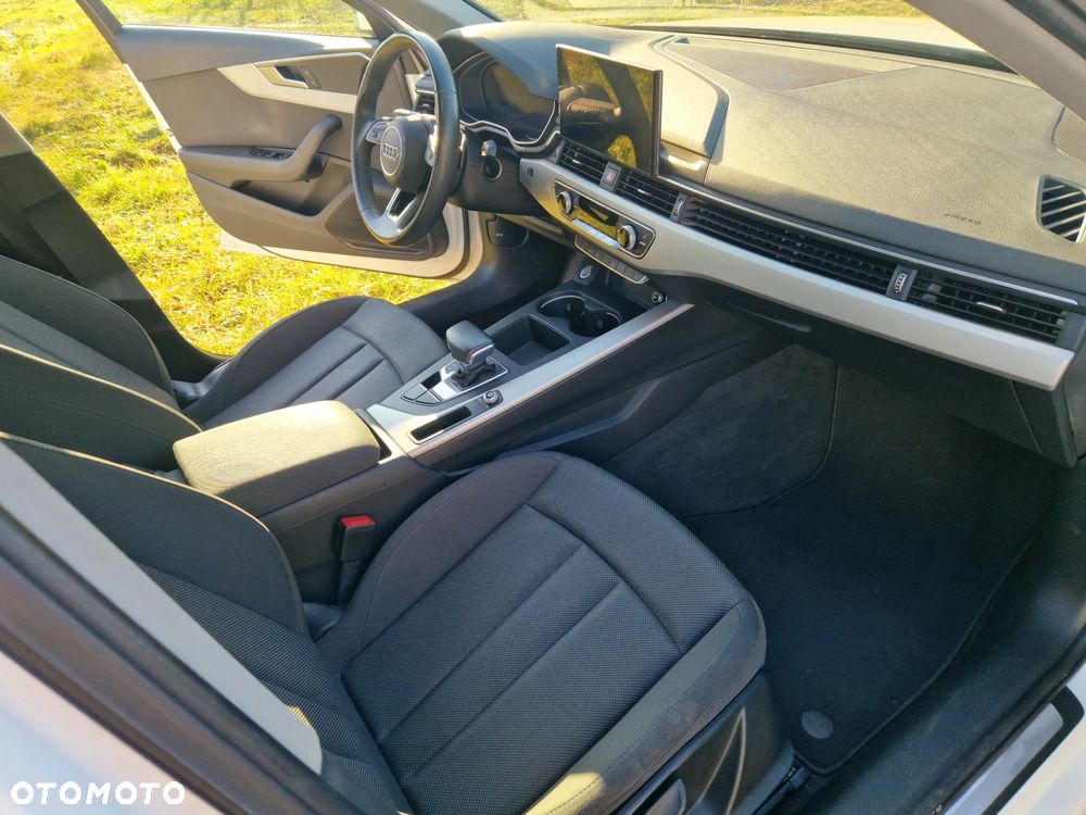 Audi A4 Limousine - 12