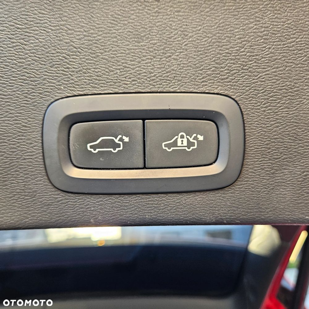 Volvo XC 40 T3 Momentum Pro - 30