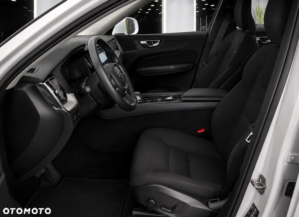 Volvo XC 60 B4 D AWD Momentum Pro - 7