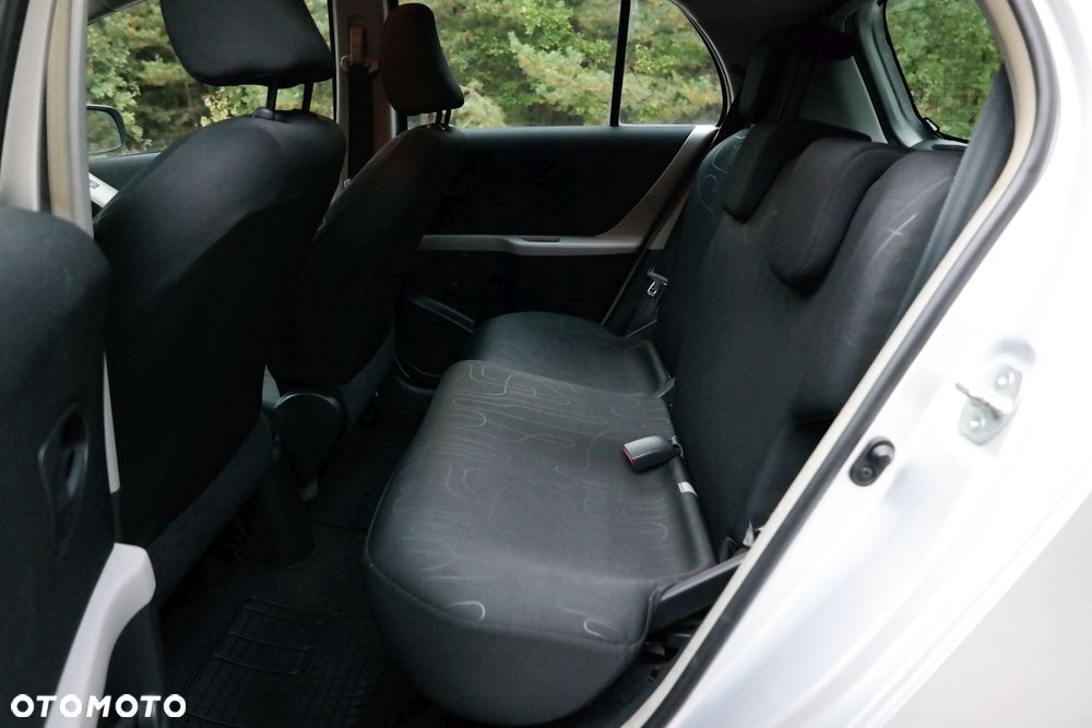 Toyota Yaris - 12