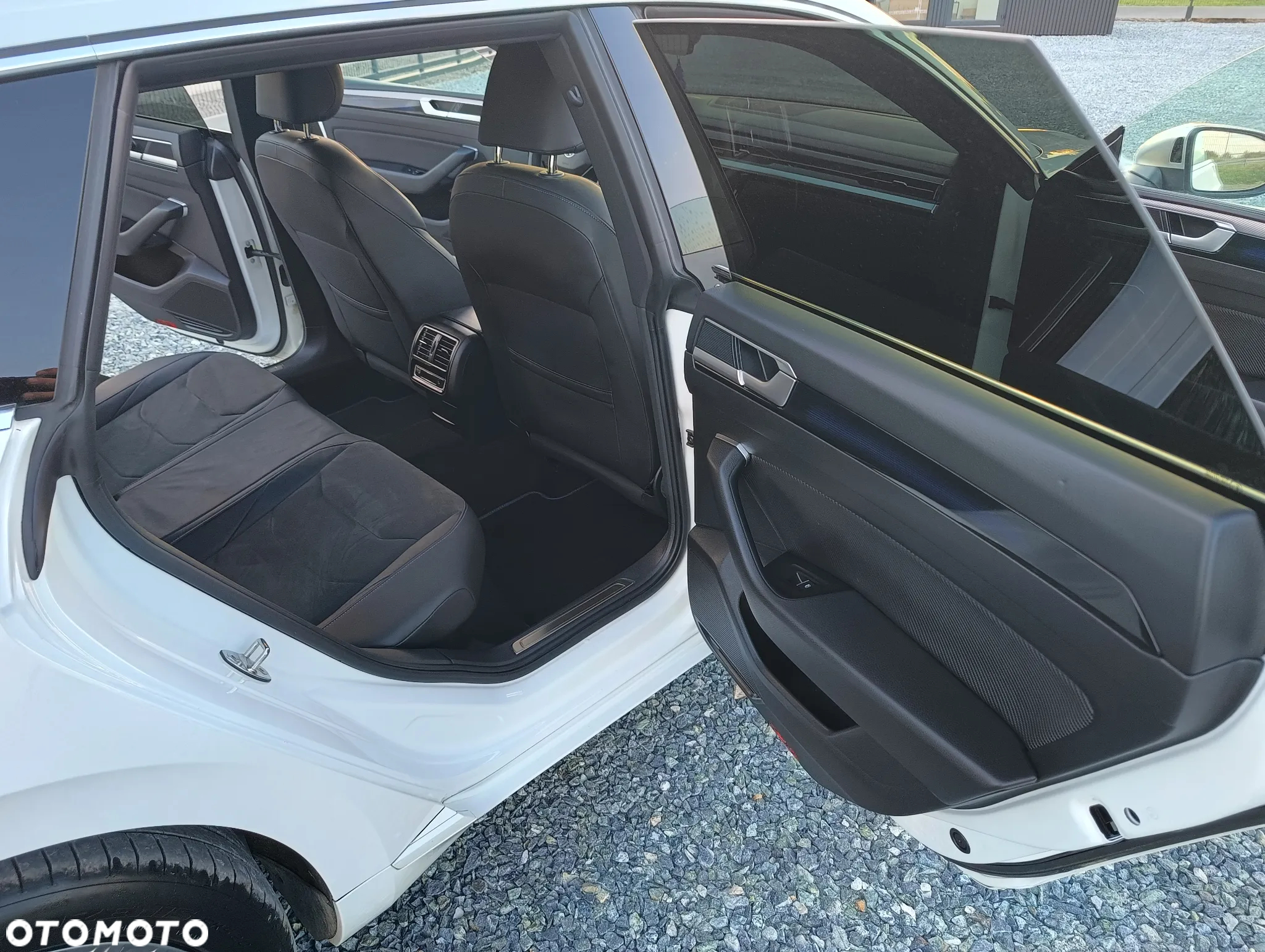 Volkswagen Arteon 2.0 TSI 4Motion R DSG - 23