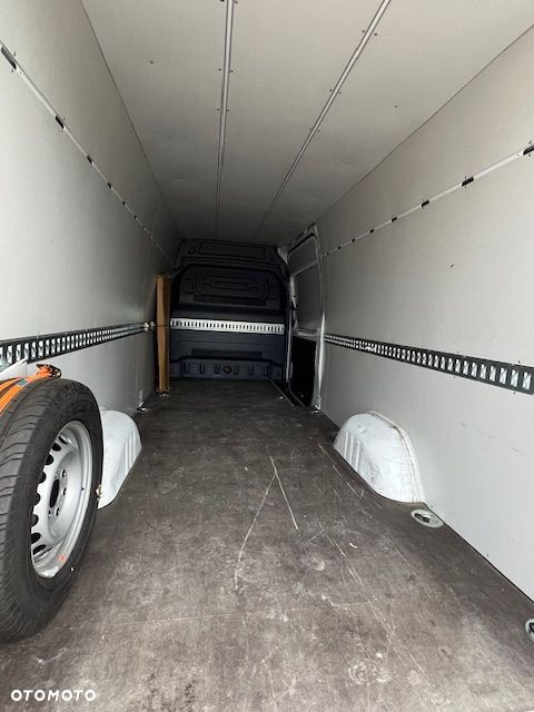 Mercedes-Benz Sprinter - 8