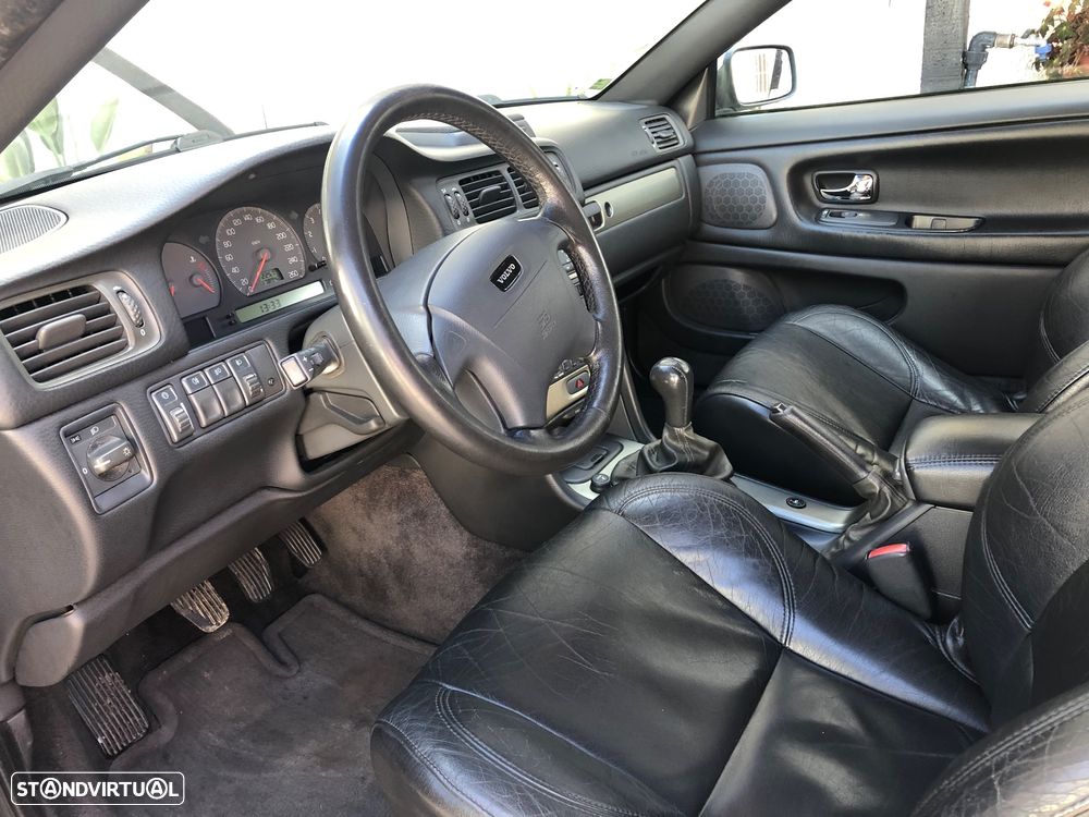 Volvo C70 Coupé 2.0 HT - 2