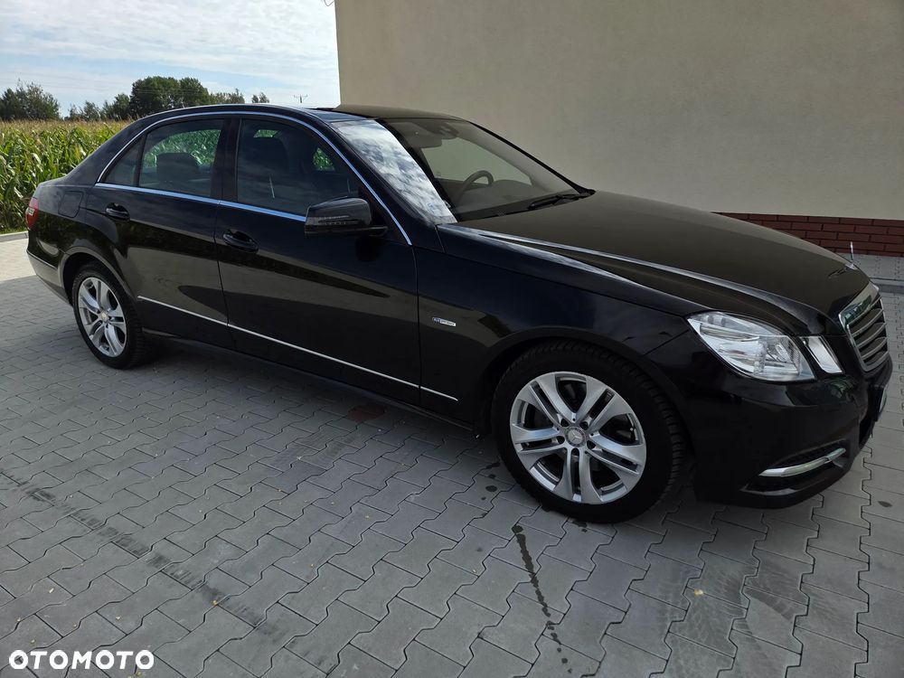 Mercedes-Benz Klasa E 250 CGI BlueEff Avantgarde - 7