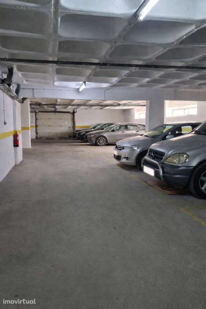 Garagem, Algueirão-Mem Martins, Rua dos Lírios - Grande imagem: 4/4