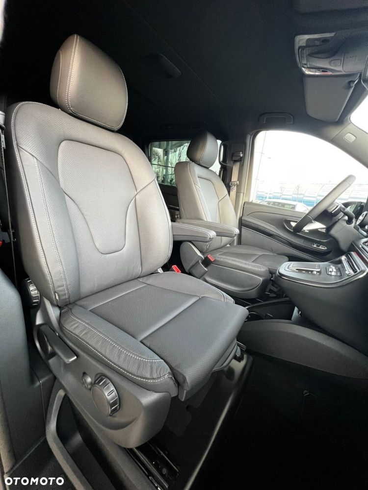 Mercedes-Benz Klasa V - 20