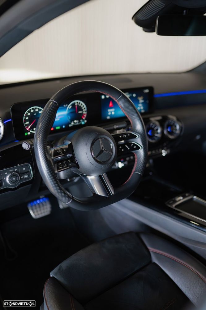 Mercedes-Benz A 250 e 8G-DCT AMG Line - 3