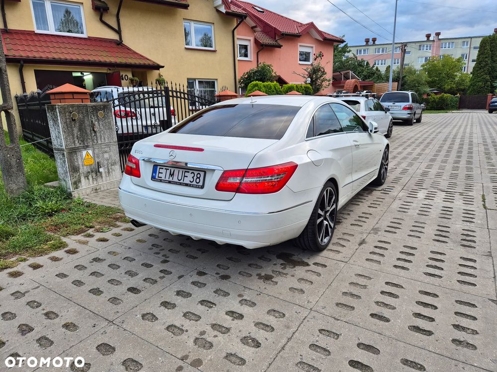 Mercedes-Benz Klasa E 250 CDI DPF Coupe BlueEFFICIENCY Avantgarde - 28