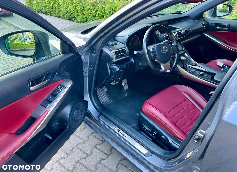 Lexus IS 200t F Sport - 3