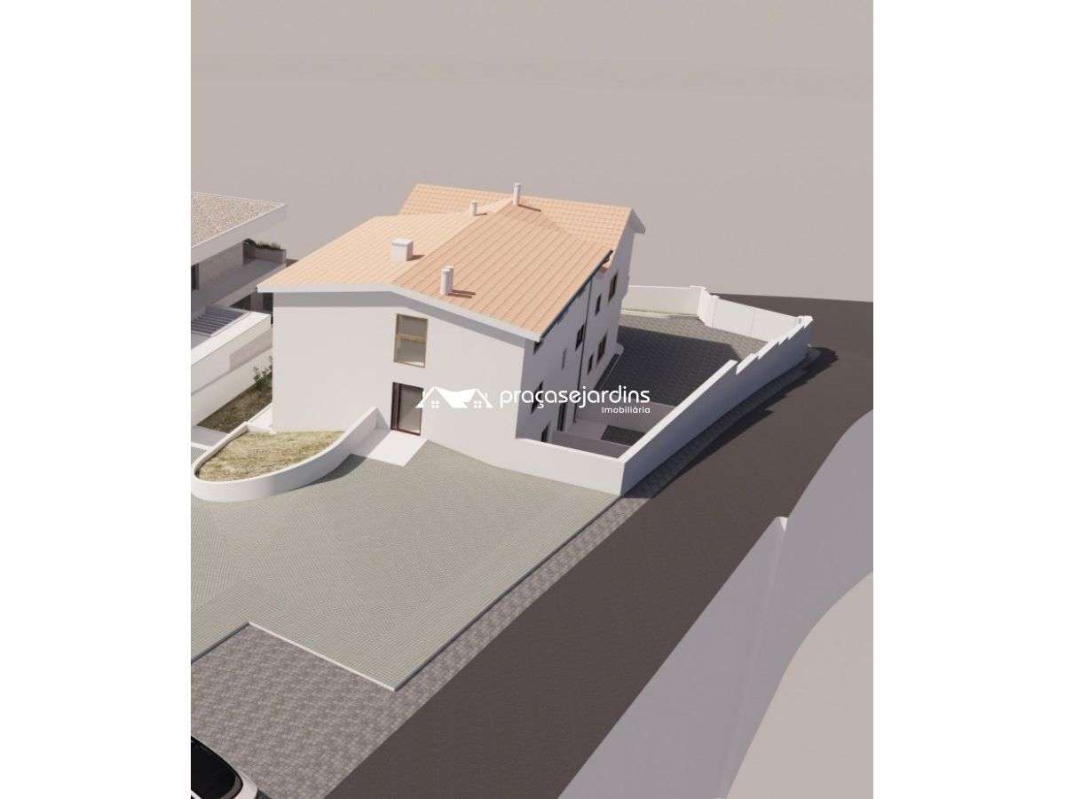 Prédio Novo com 12 Quartos em Fase de Construção próximo de Leiria - Grande imagem: 2/9