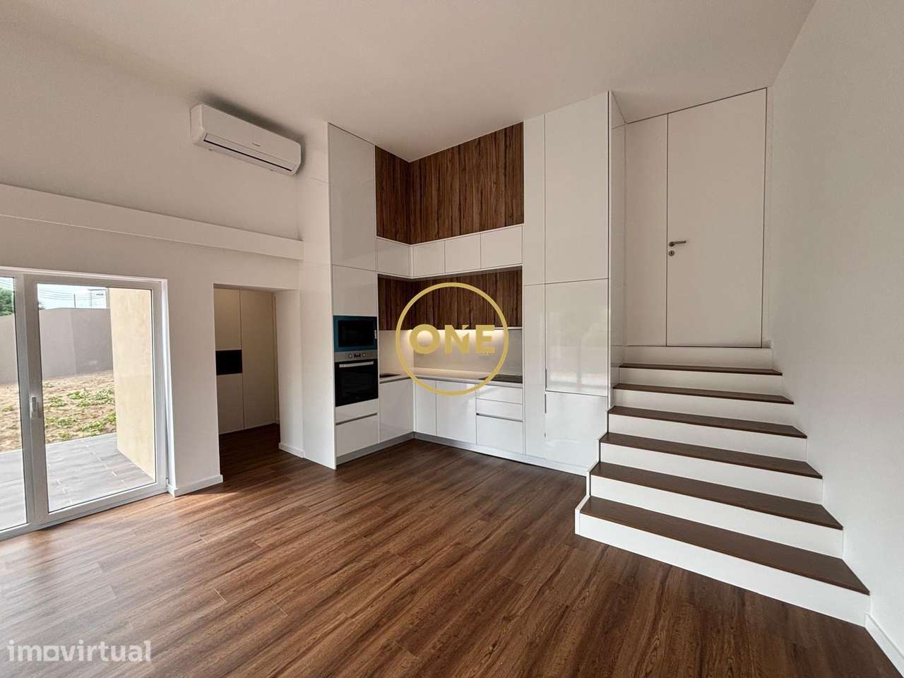 Moradia individual T2 totalmente remodelada ! - Grande imagem: 2/21