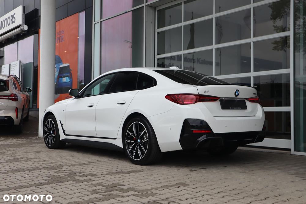 BMW i4 - 4