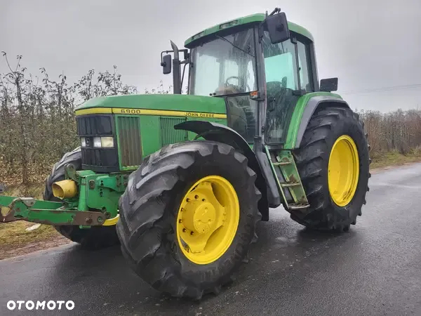 John Deere 6900