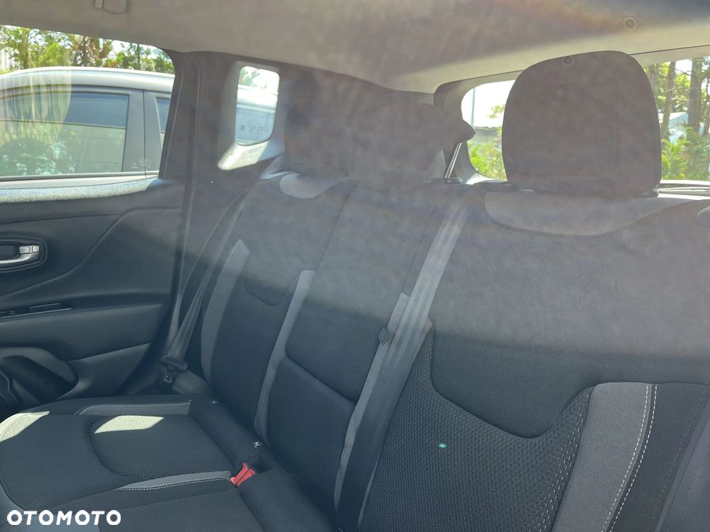 Jeep Renegade 1.5 T4 mHEV Limited FWD S&S DCT - 16