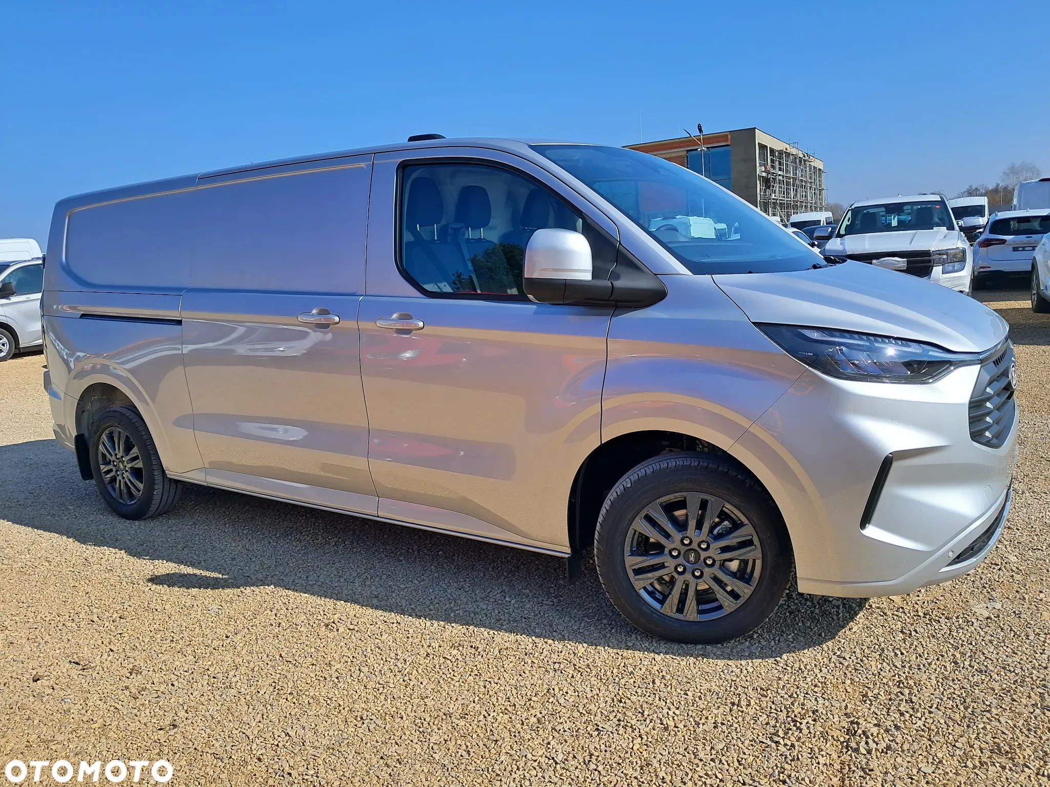 Ford Custom Van - 1