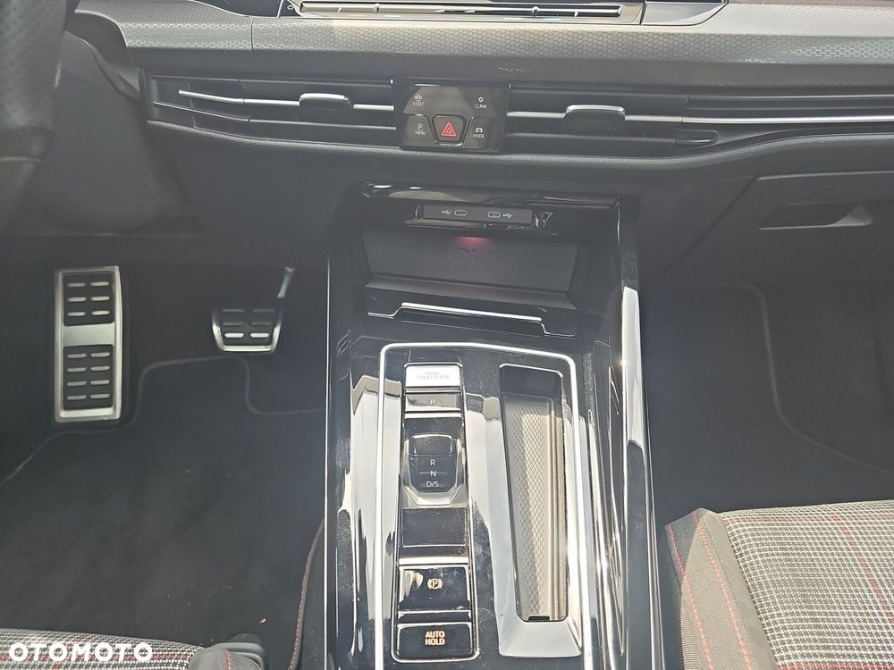 Volkswagen Golf - 16