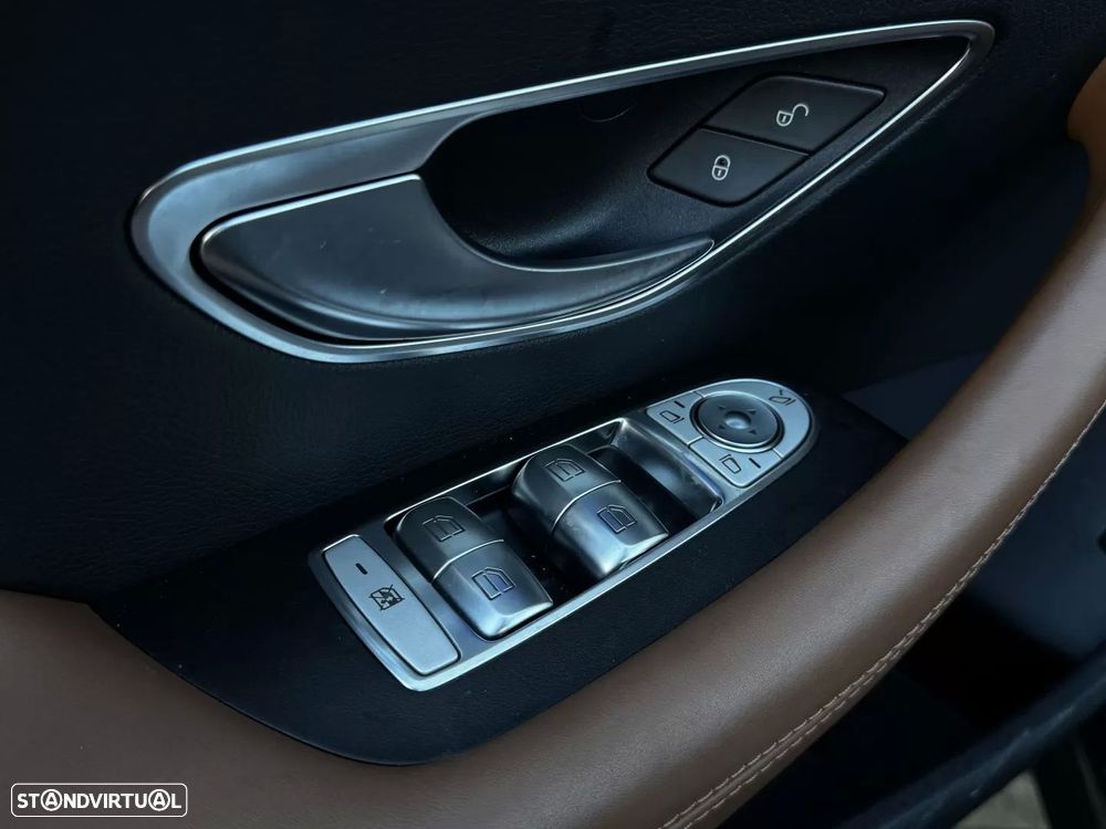 Mercedes-Benz E 53 AMG 4Matic+ - 26