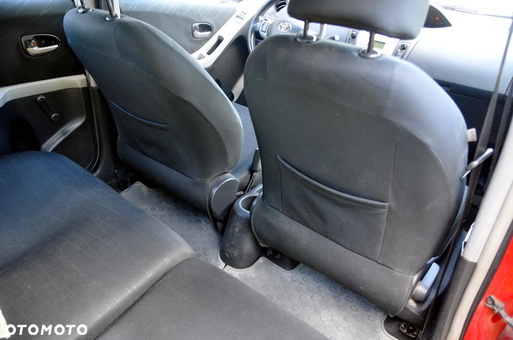 Toyota Yaris 1.3 Prestige - 7