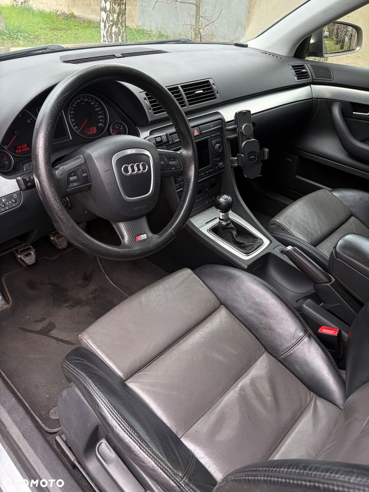 Audi A4 Avant 2.0T FSI - 13