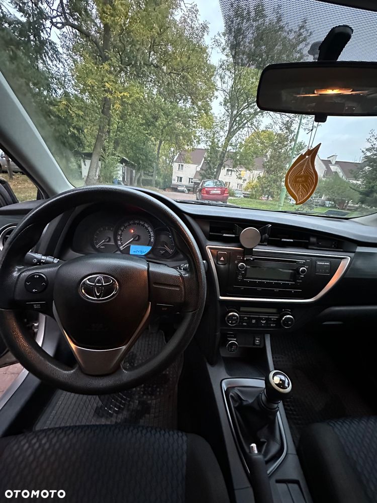 Toyota Auris - 10