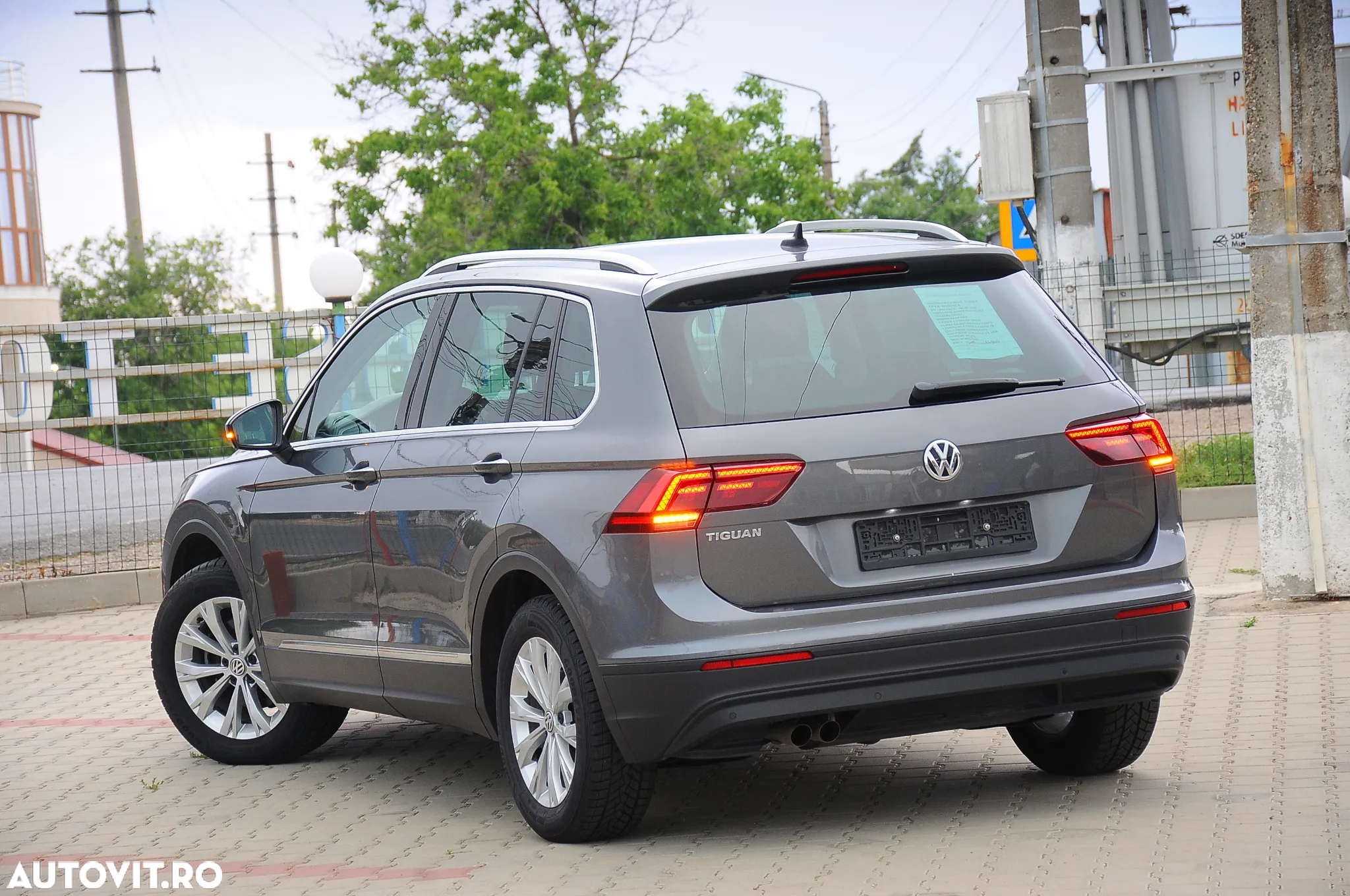Volkswagen Tiguan 1.5 TSI ACT Comfortline - 3