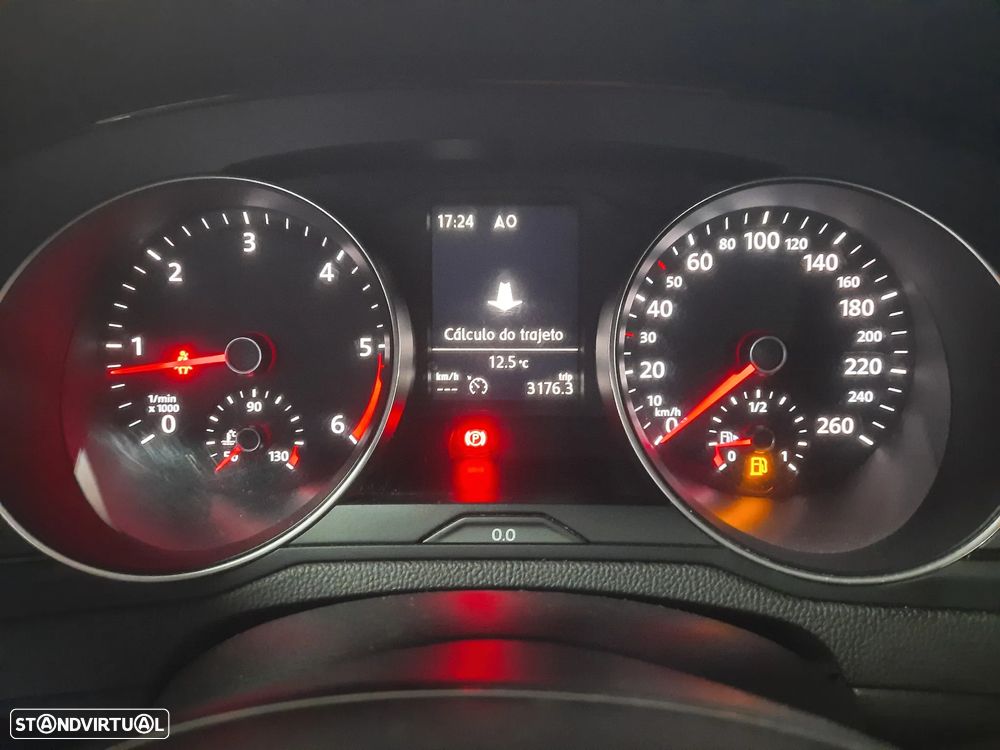 VW Passat 1.6 TDI BlueMotion - 39