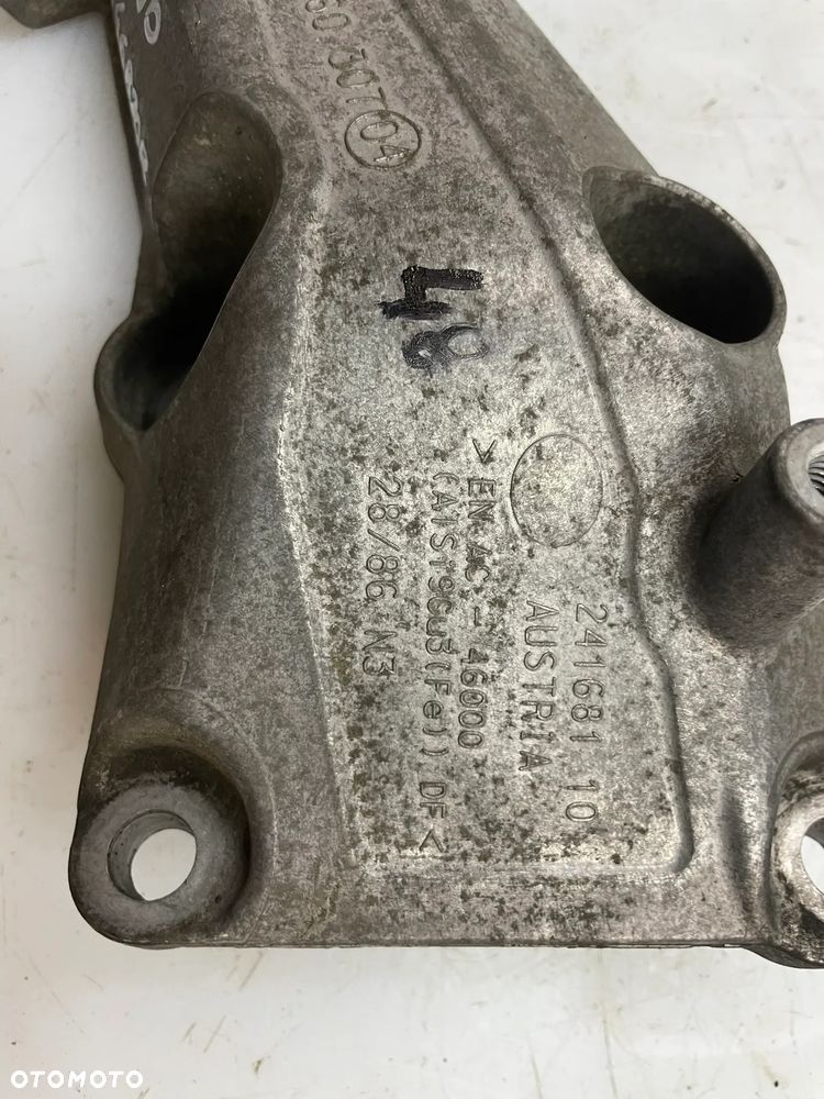 ŁAPA SILNIKA BMW E90 N46B20B 24168110 - 3