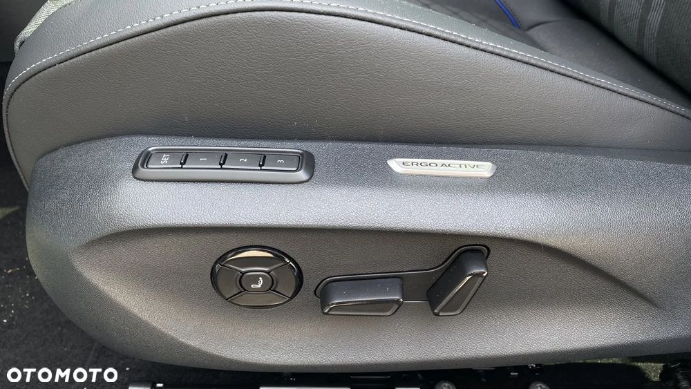 Volkswagen Passat Variant 2.0 TDI SCR 4Mot R-Line Plus DSG - 21