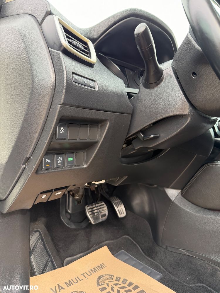 Nissan Qashqai 1.6 DCI Xtronic TEKNA - 13