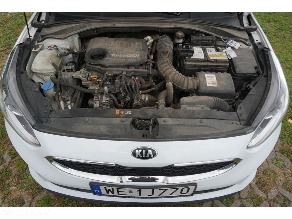 Kia Ceed - 11