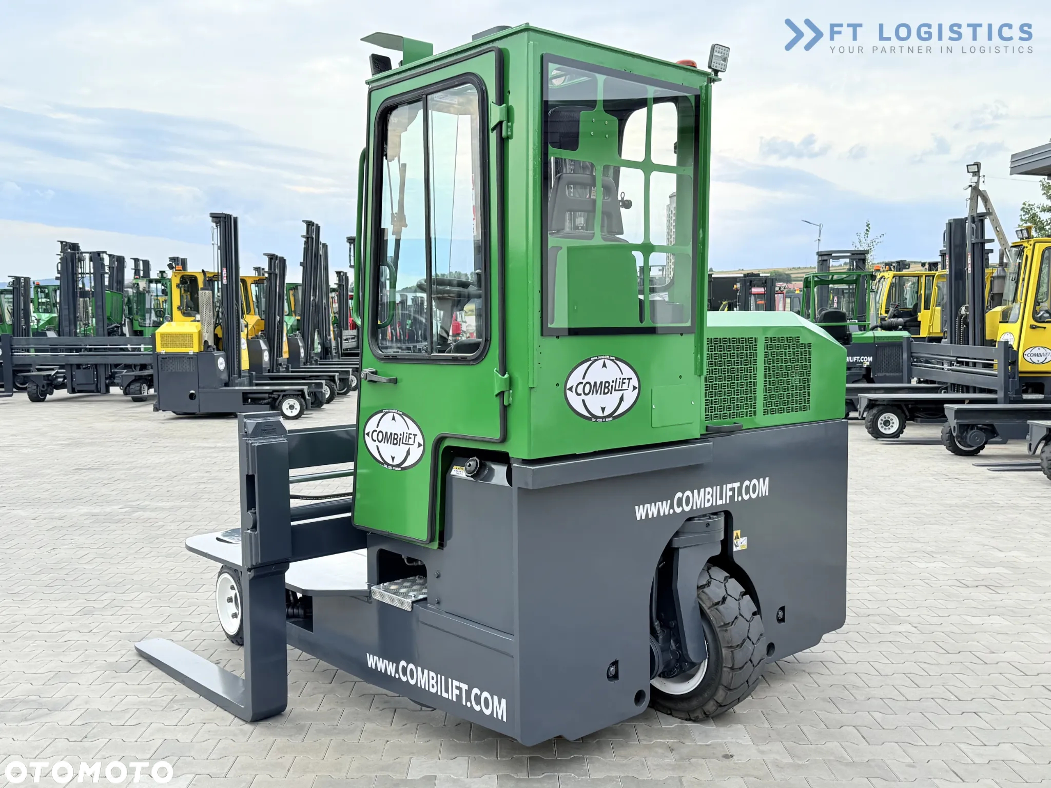 Combilift C3000 / DIESEL / DUPLEX - 4000MM / SZEROKI POZYCJONER WIDEŁ 2700MM / PEŁNA OGRZEWANA KABINA / JEDYNIE 6905H/ STAN - JAK NOWY! - 13
