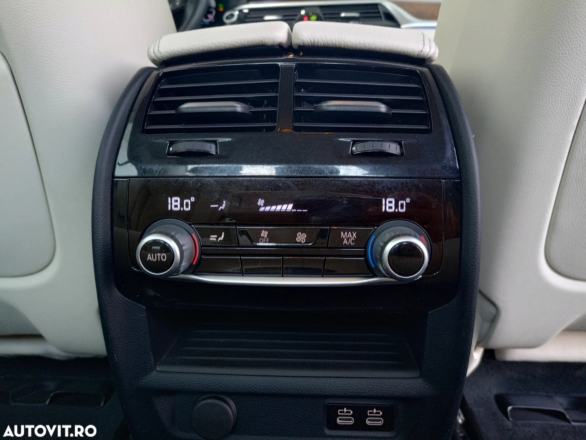 BMW Seria 5 520i Aut. Luxury Line - 31