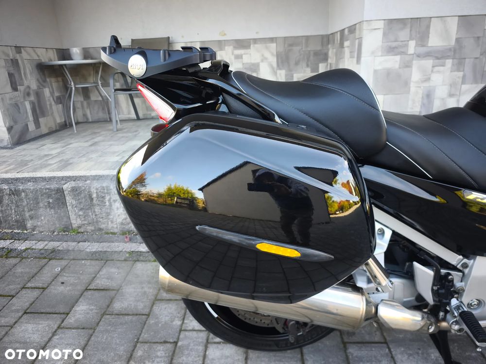 Yamaha FJR - 17