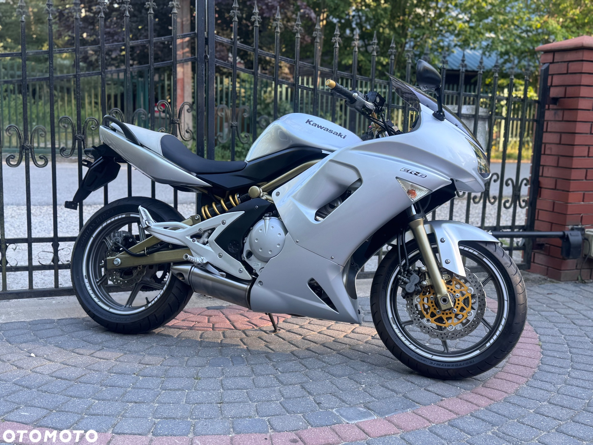 Kawasaki ER - 2