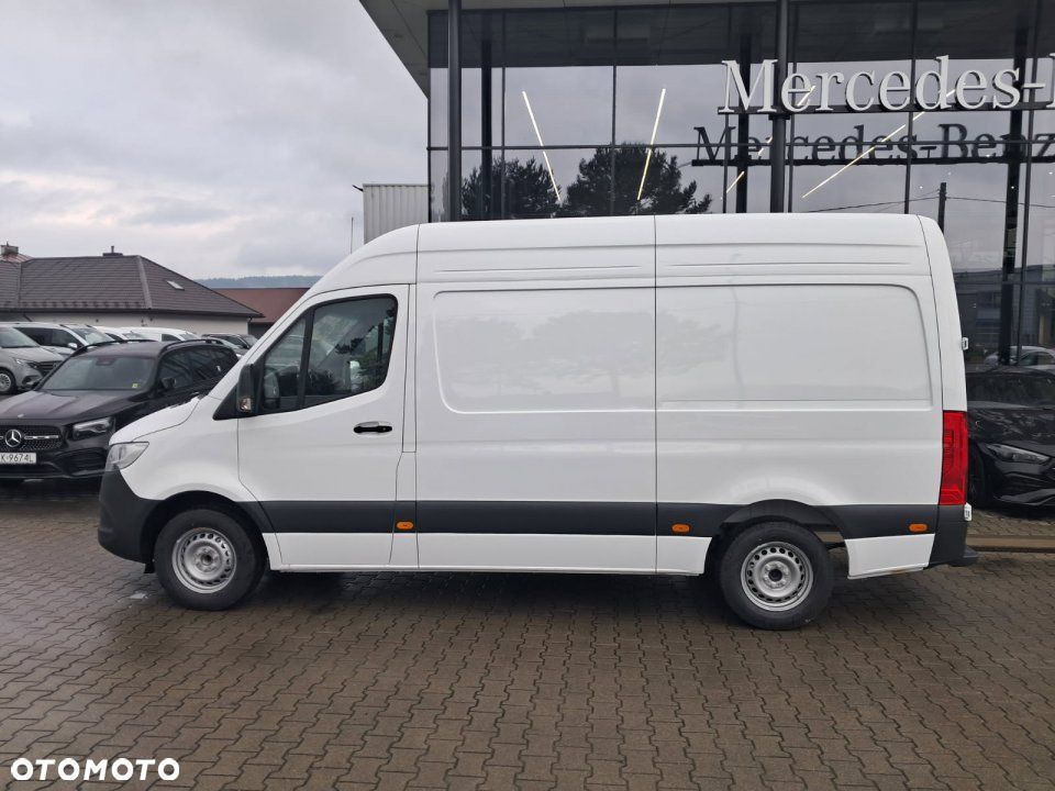 Mercedes-Benz Sprinter - 2