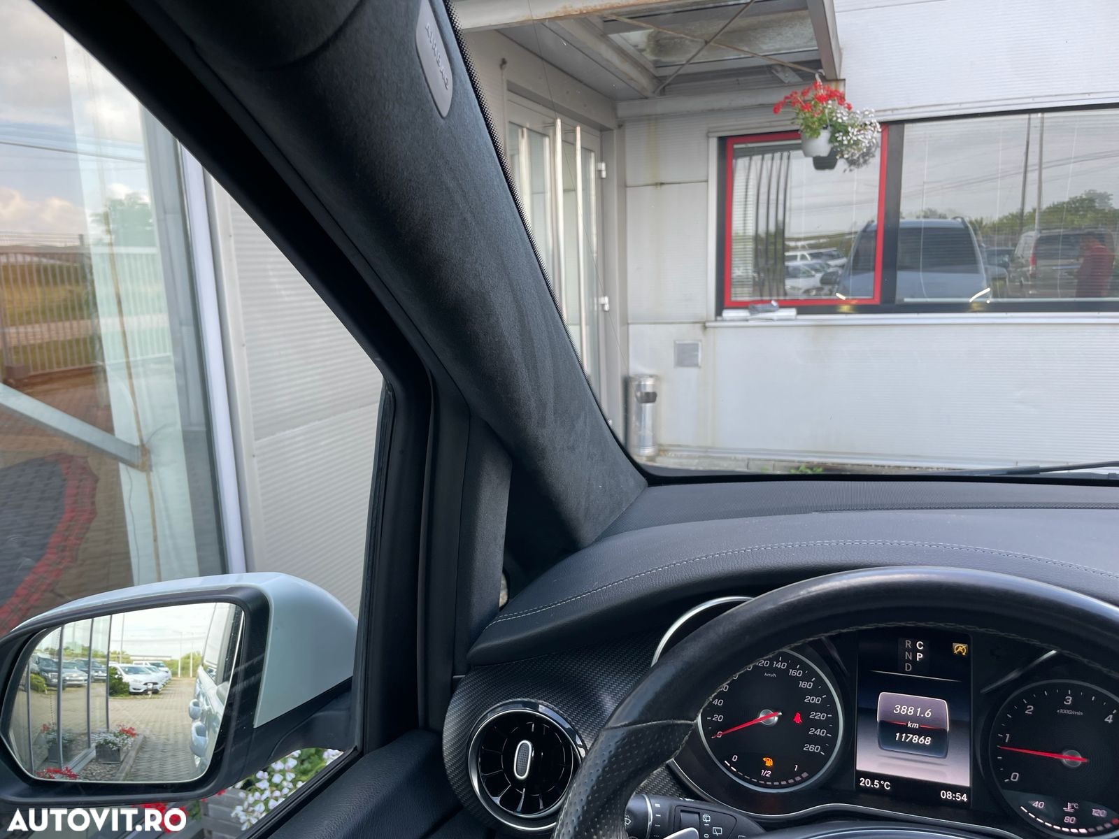 Mercedes-Benz V 300 d lang 4Matic 9G-TRONIC Exclusive - 30