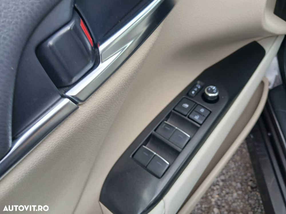 Toyota Camry 2.5 Dynamic - 6