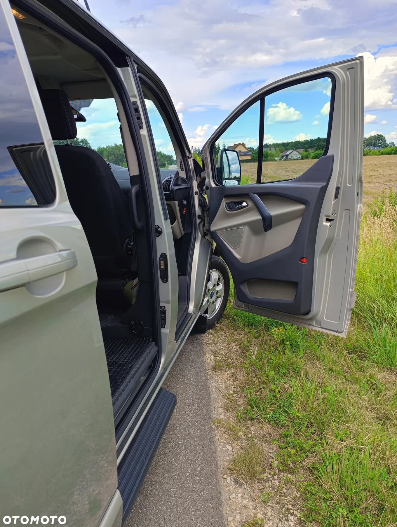 Ford Tourneo Custom - 8