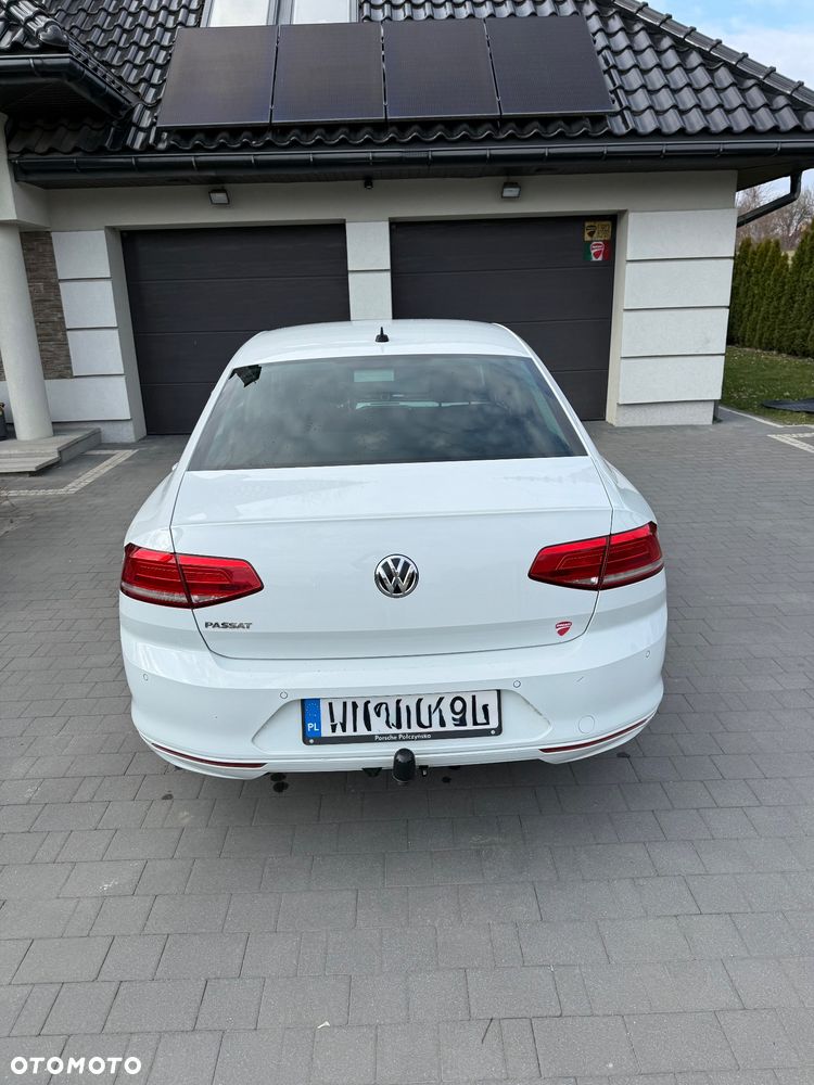Volkswagen Passat - 8