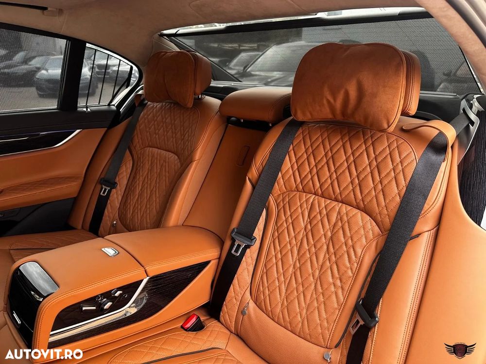 BMW Seria 7 730d xDrive MHEV - 30