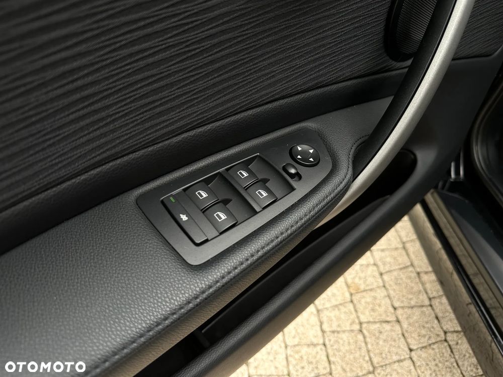 BMW Seria 1 116i - 12