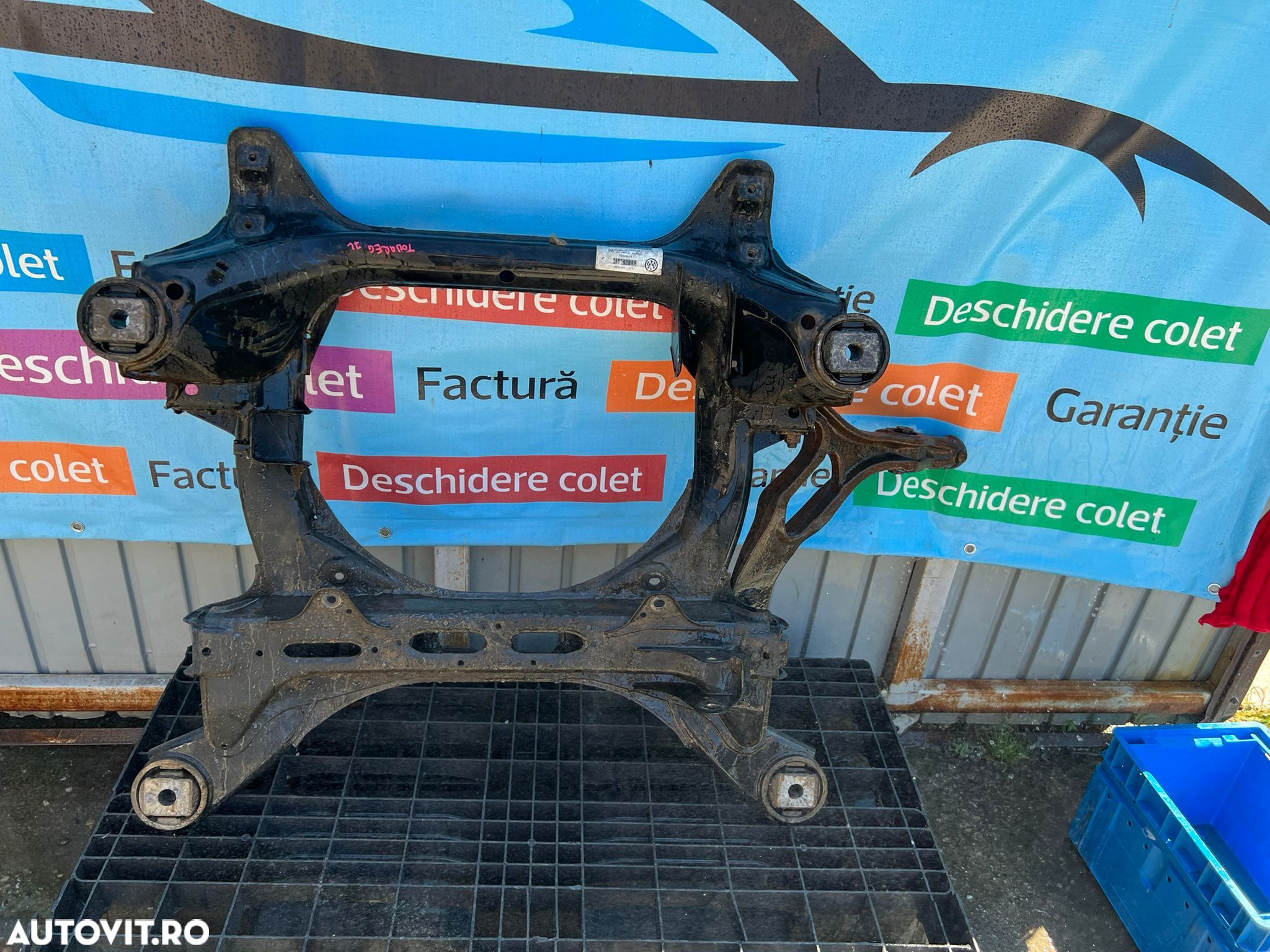Jug cadru motor VW Touareg 7L 2007 - 1