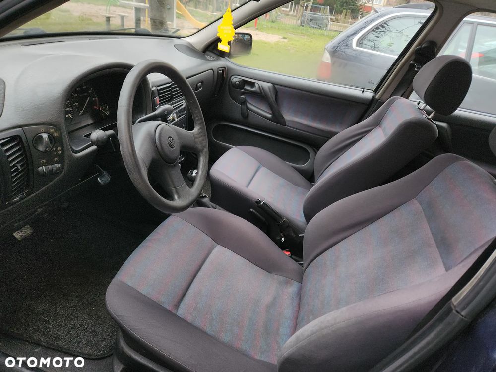 Volkswagen Polo - 11