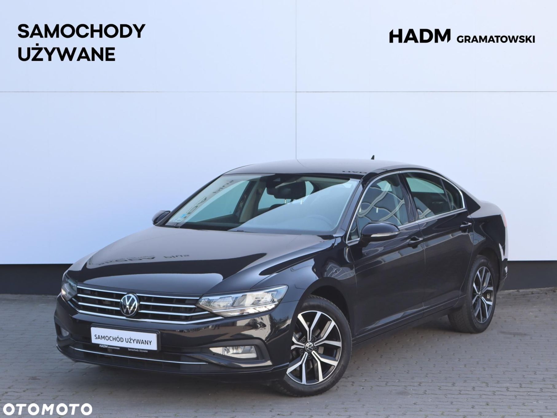 Volkswagen Passat - 1