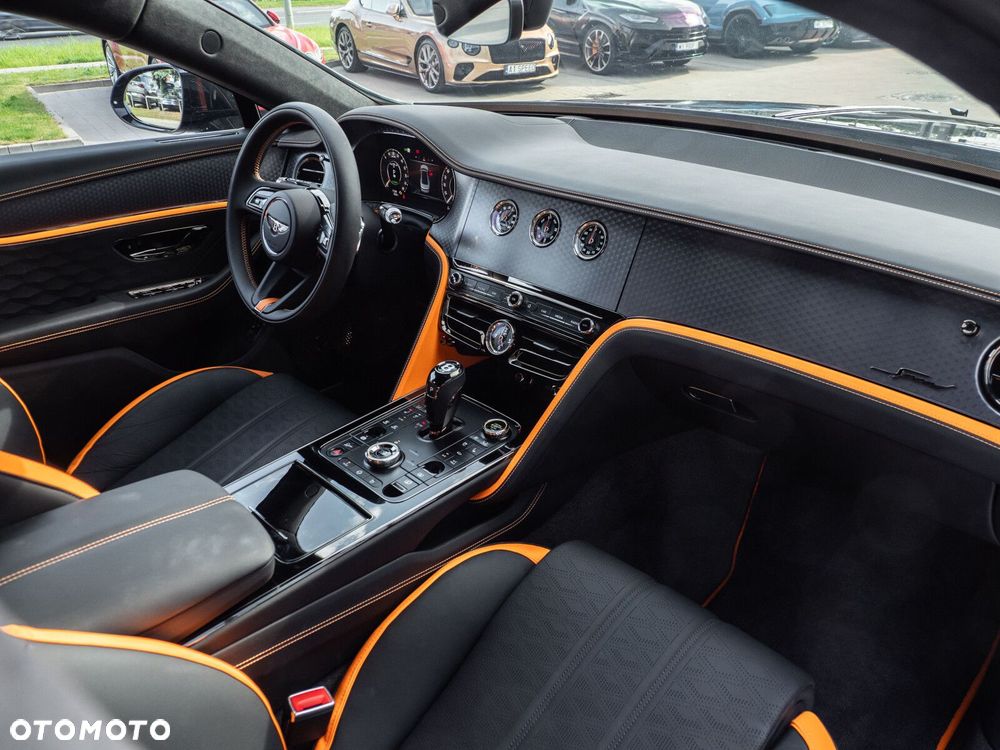 Bentley Flying Spur - 12